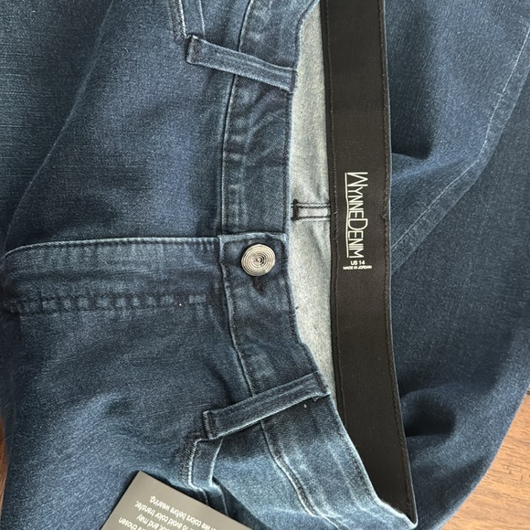 WynneDenim Performance Stretch Straight Leg Jean - Picture 6 of 6